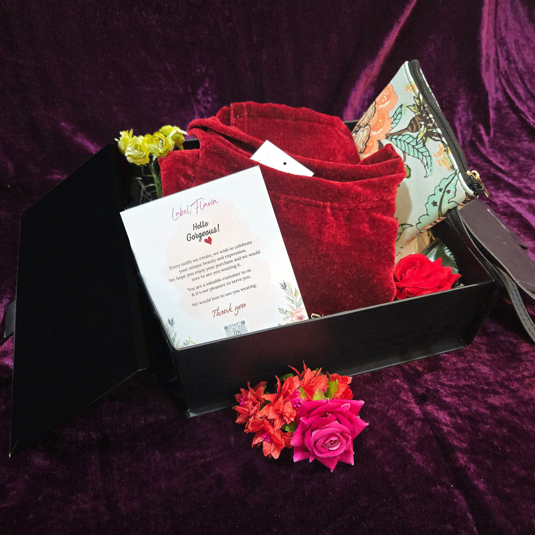 Elegant Black Gift Box – Stylish, Sustainable, and Full of Love - Medium Size | | Shop stylish women's clothing online at Label Flavia |