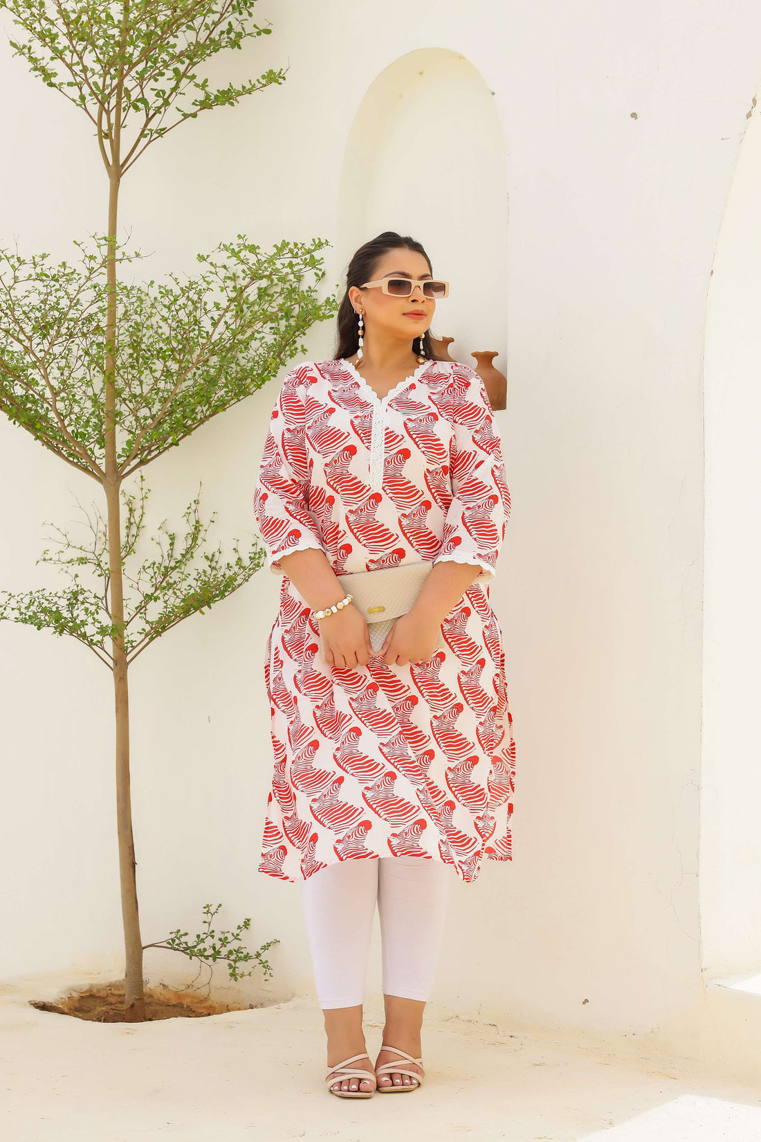 Plus Size Red Abstract Printed Kurti – Effortless Everyday Cotton Elegance