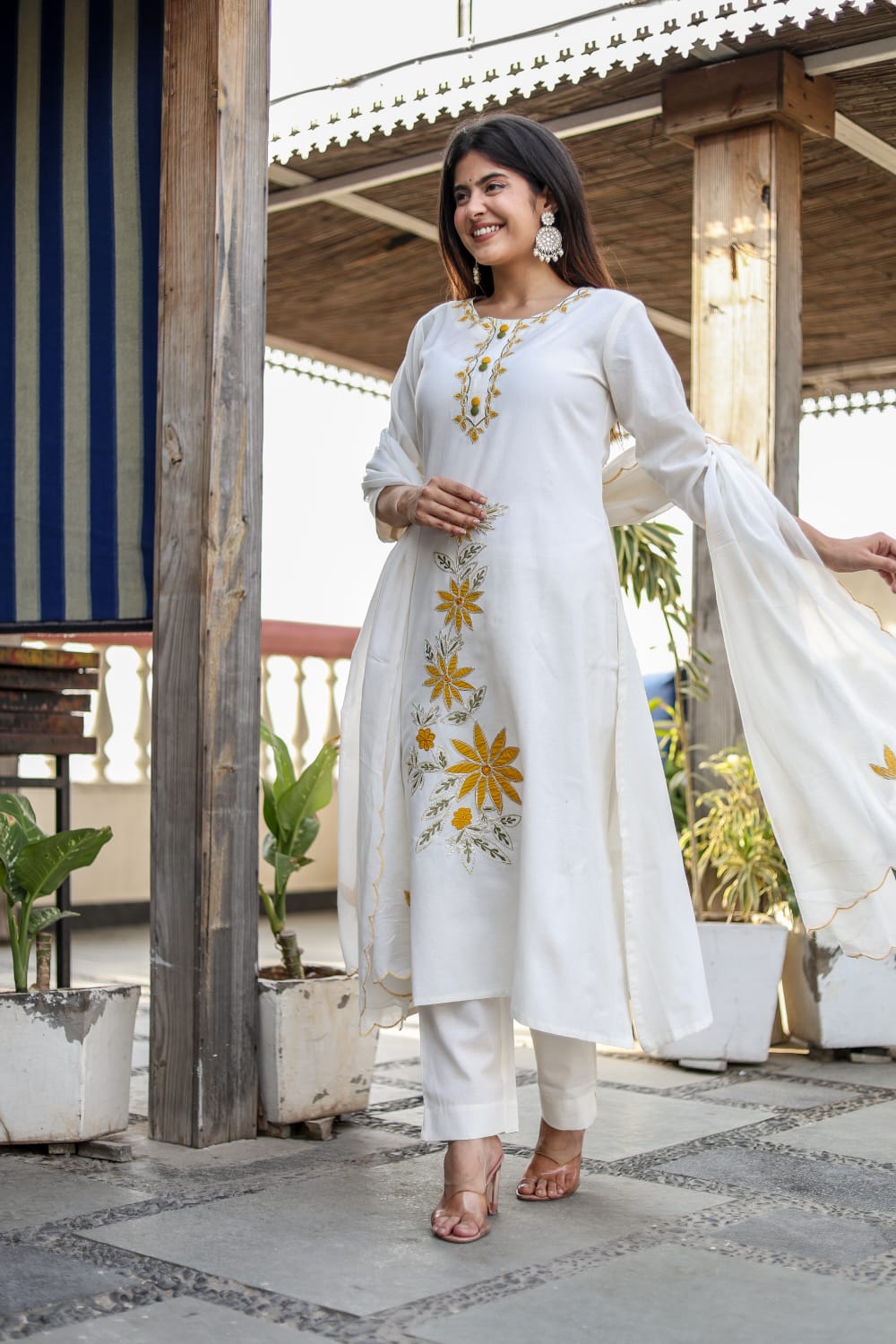 Hand-Embroidered Cotton Flax A-Line 3-Piece Kurta Set – Timeless Artistry & Everyday Luxury