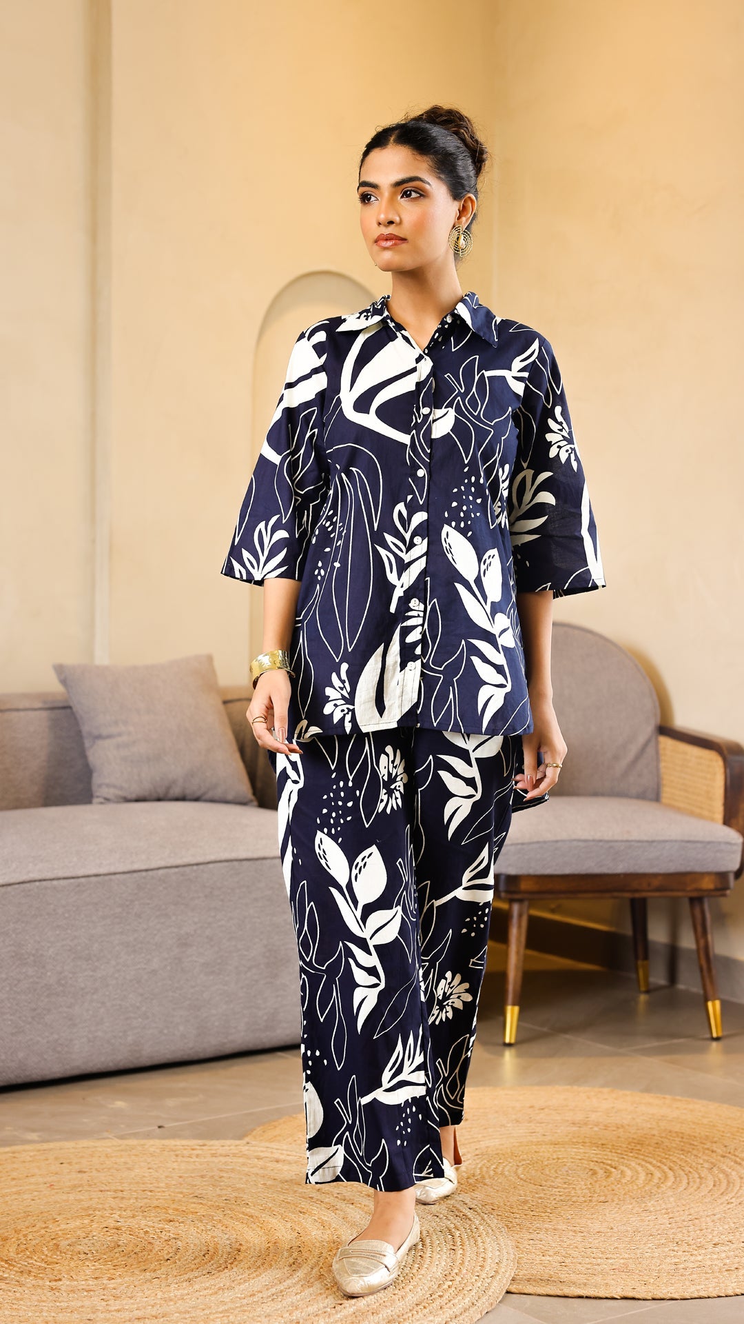 Noir Bloom Co-ord Set – Navy & White