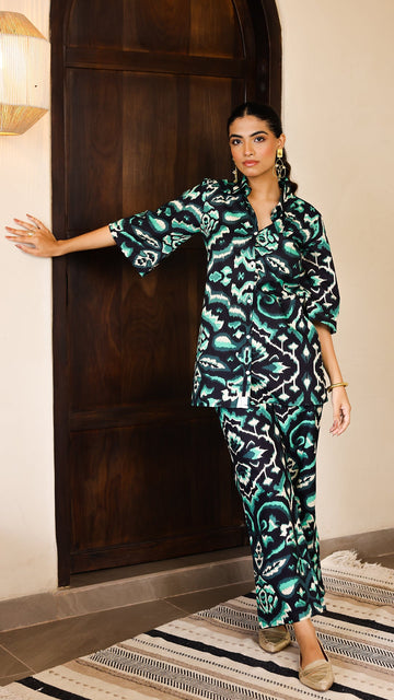 Emerald Ikat Print Co-Ord Set – Satin Finish