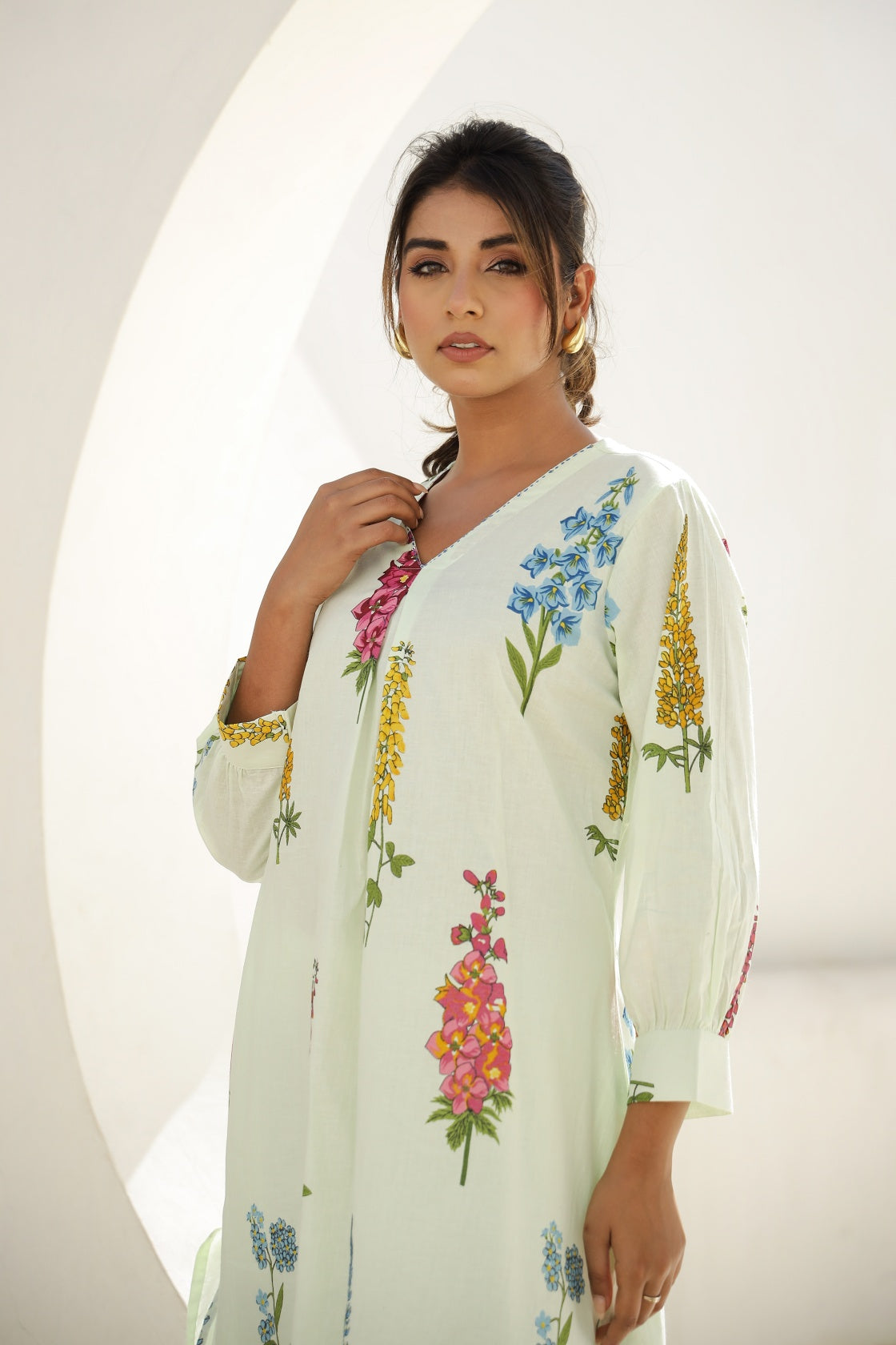 Elegant Pastel Green Floral Co-Ord Set – V-Neck Kurta & Straight Pants | Label Fushia |