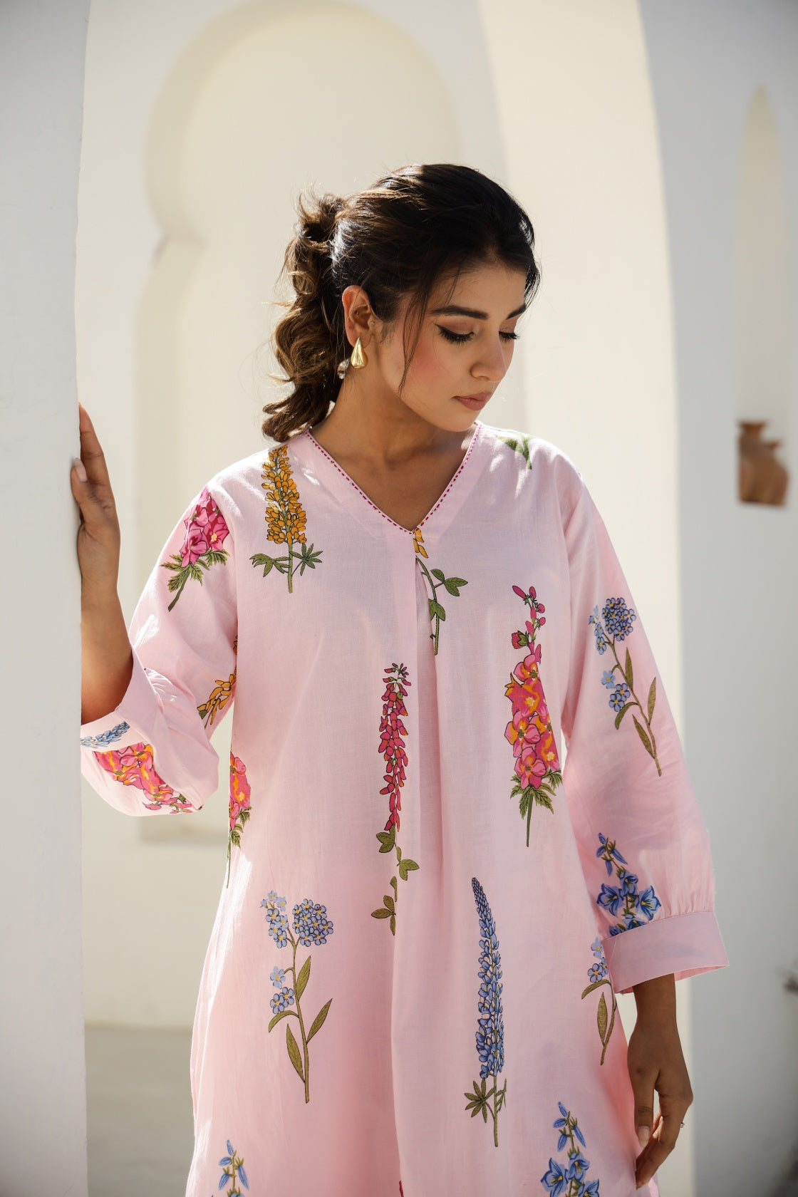 Elegant Pastel Pink Floral Co-Ord Set – V-Neck Kurta & Straight Pants | Label Fushia |