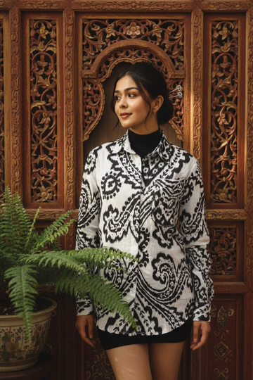 Women's Monochrome Ikat Shirt - Black & White Classic